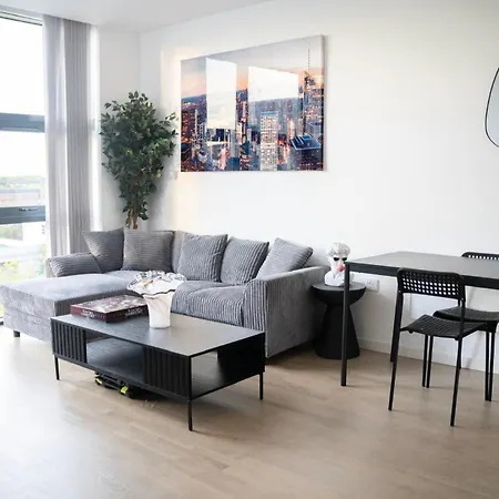 Ferienwohnung Luxury Living In The Heart Of Mk Milton Keynes Exterior foto
