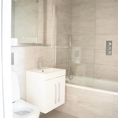 Ferienwohnung Luxury Living In The Heart Of Mk Milton Keynes Exterior foto