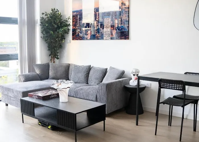 Luxury Living In The Heart Of Mk