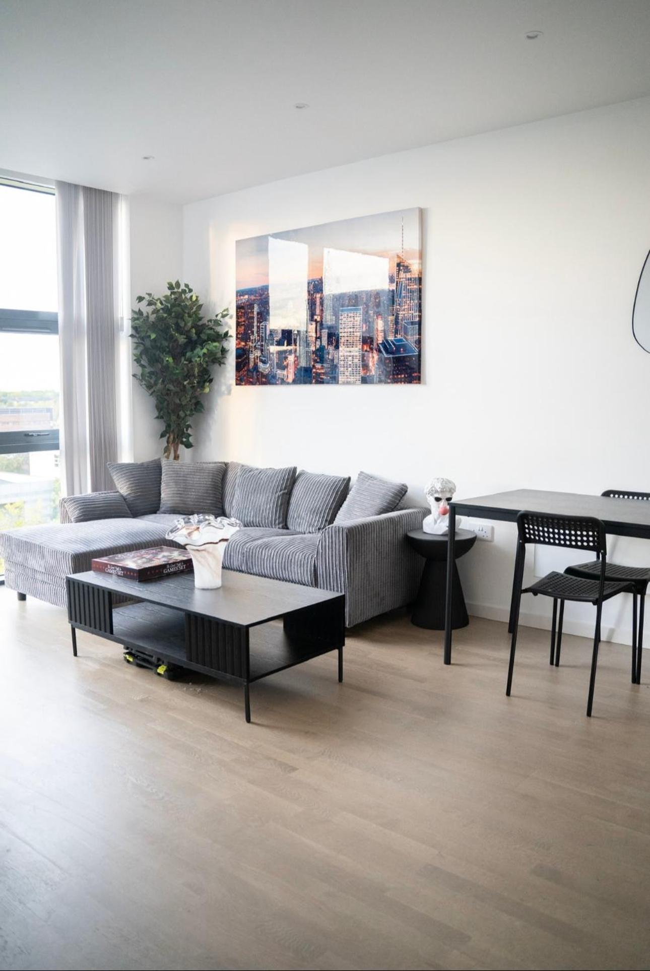 Luxury Living In The Heart Of Mk Apartment *